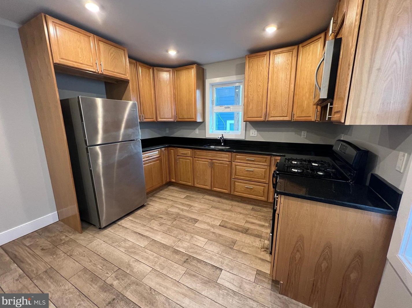 100 E Poplar Ave #unit 1, Wildwood Crest, NJ 08260