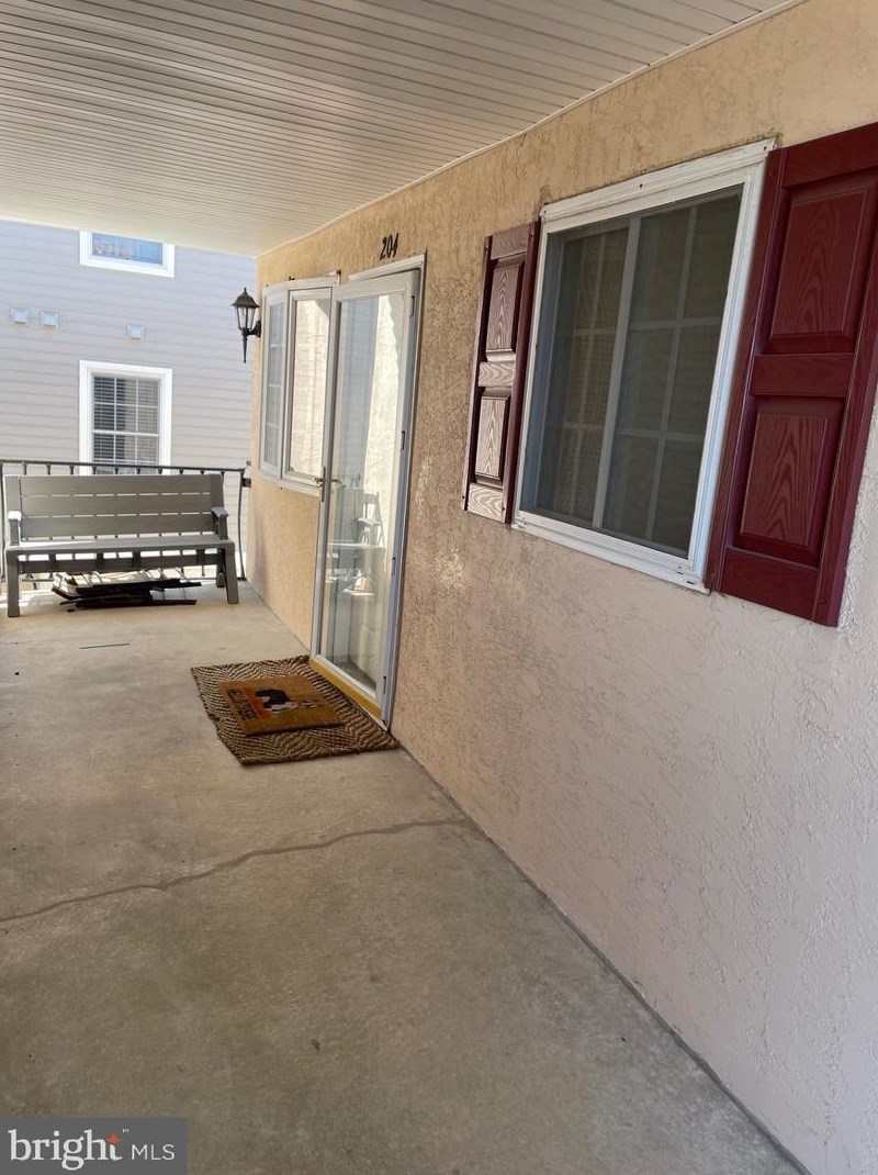 208 25th Ave, Wildwood Crest, NJ 08260-7200