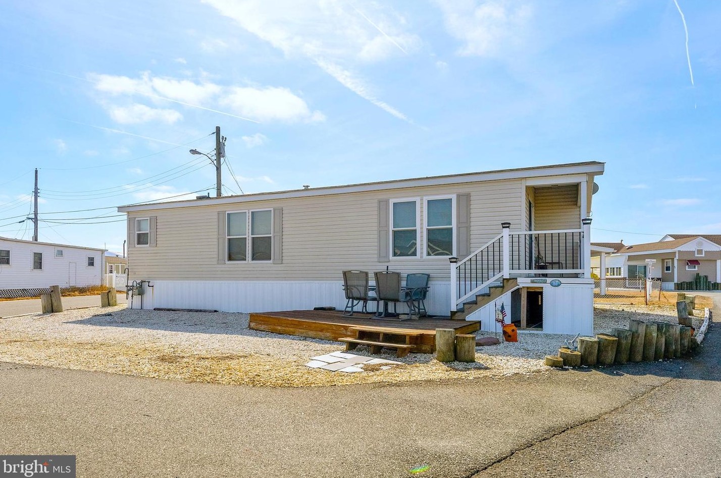 36 Leaming Ave, Wildwood Crest, NJ 08260-4547