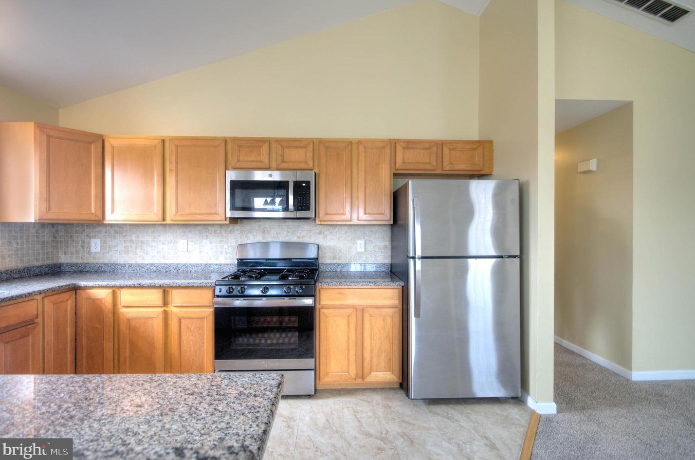 420 Roberts Ave, Wildwood Crest, NJ 08260-1841