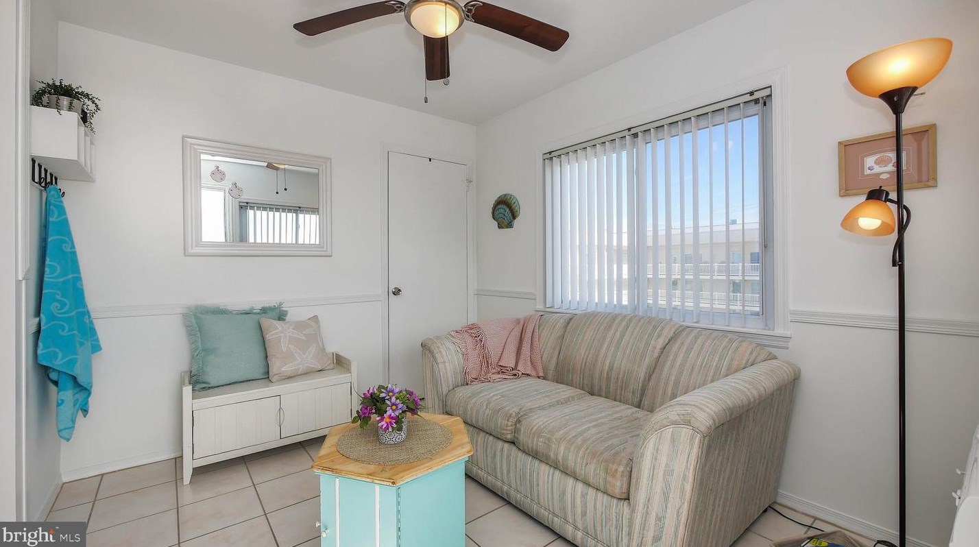 510 E 3rd Ave #309, Wildwood Crest, NJ 08260