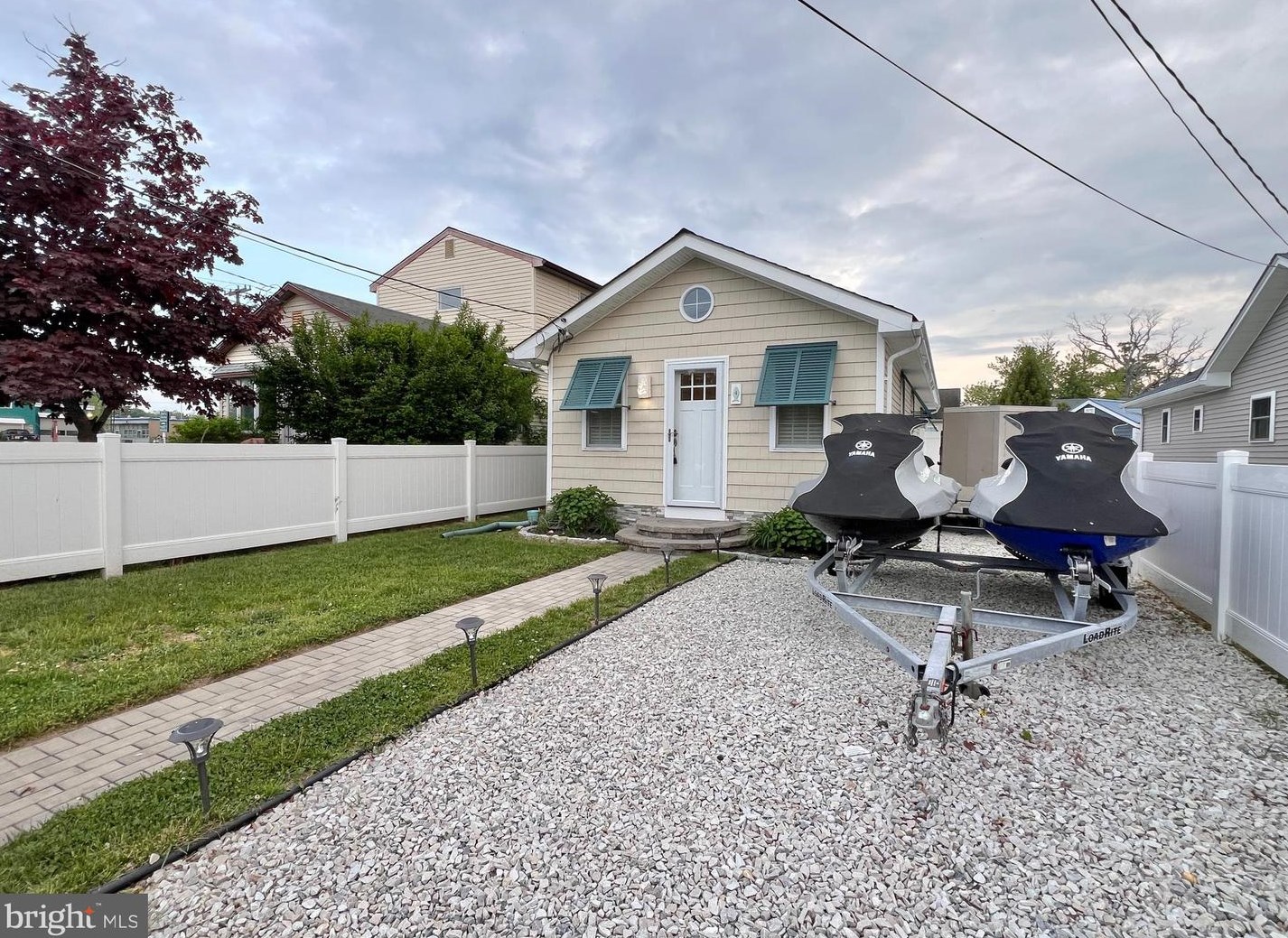 4 Tampa Ave, Miami Beach, NJ 08251-2801