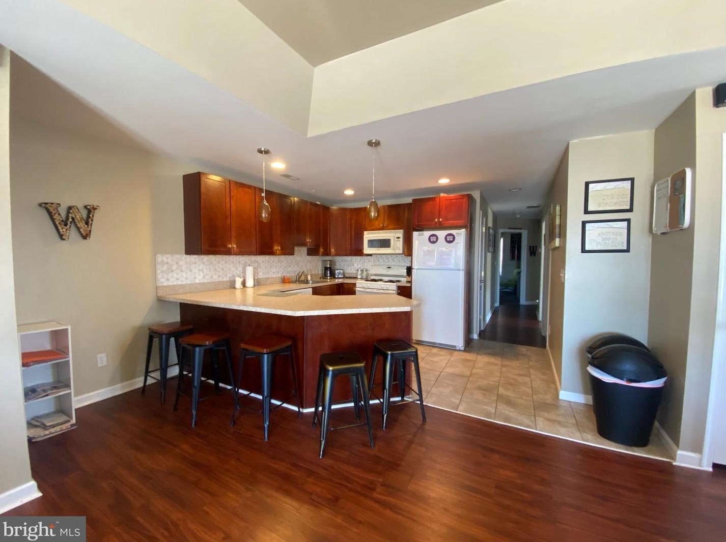 201 Davis Ave, Wildwood Crest, NJ 08260-4612