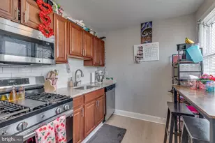 222 E Burk Ave, Wildwood, NJ 08260 - Photo 2