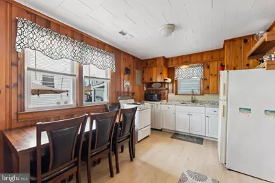 221 W 25th Avenue, Wildwood, NJ 08260 - Photo 32
