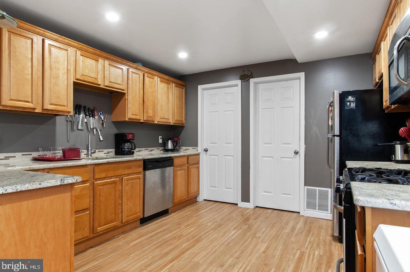 34 East Ave, Pitman, NJ 08071