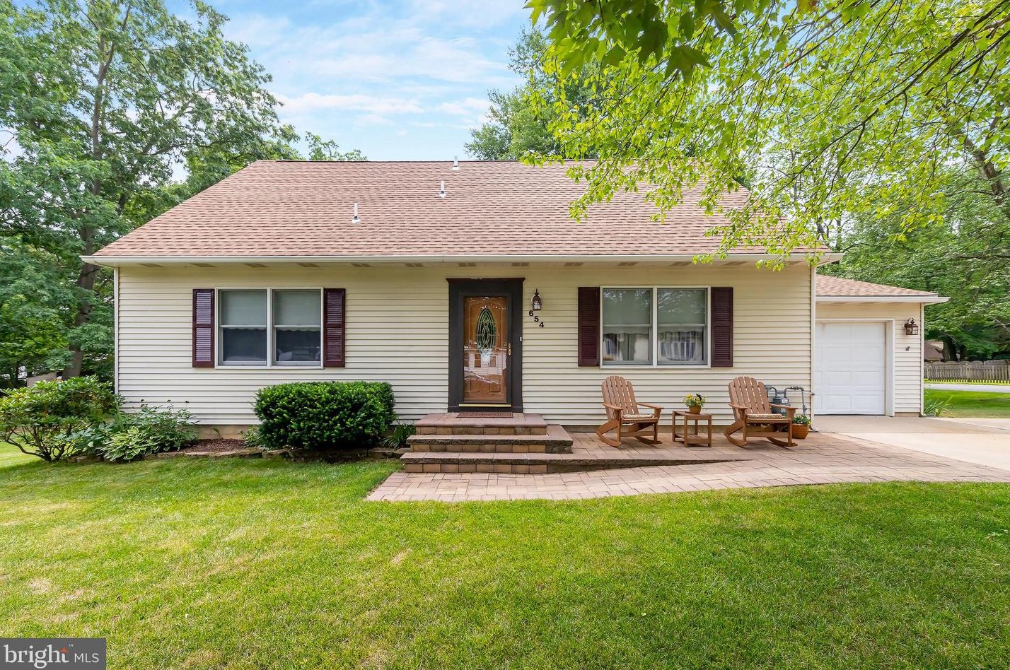 654 Washington Ave, West Deptford, NJ 08096