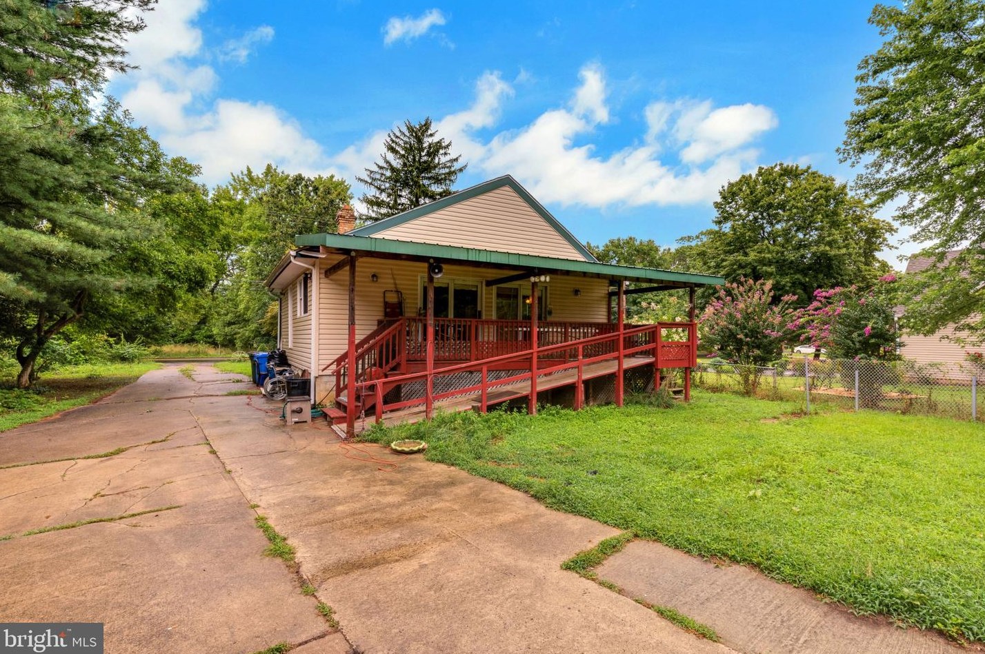 420 Stanger Ave, Aura, NJ 08028-3370