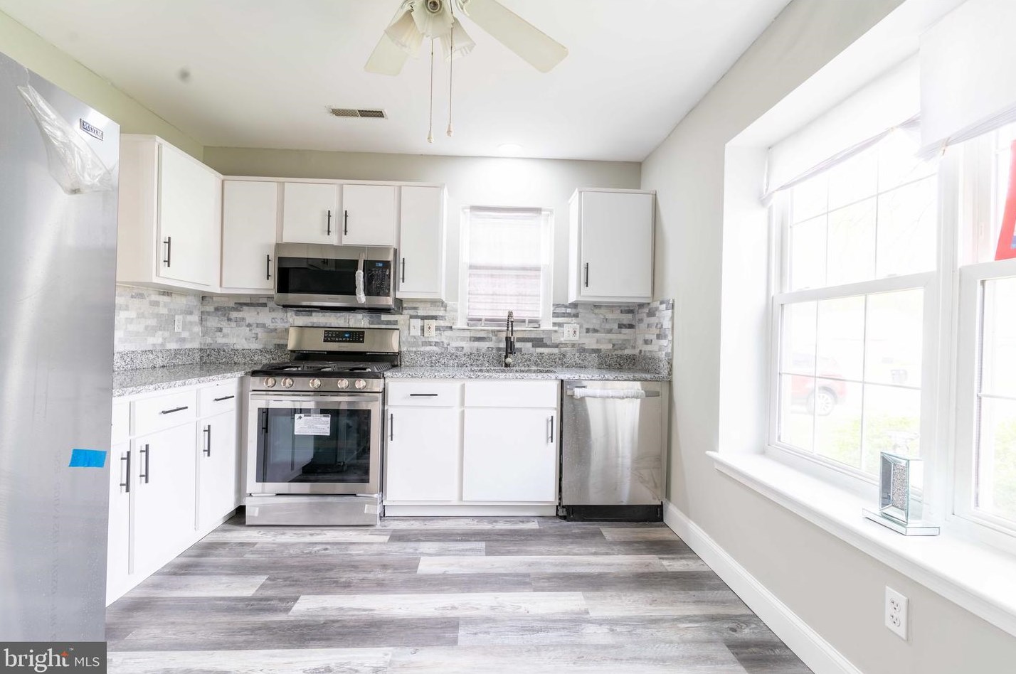 21 Kelly Dr, West Deptford, NJ 08096