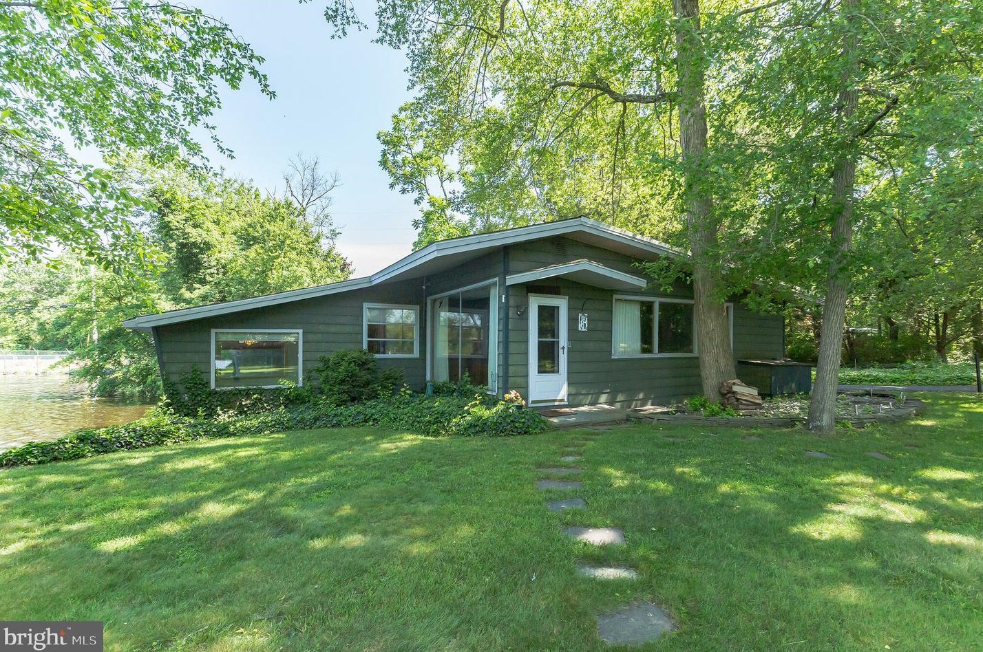 299 Clayton Ave, Aura, NJ 08343-2652