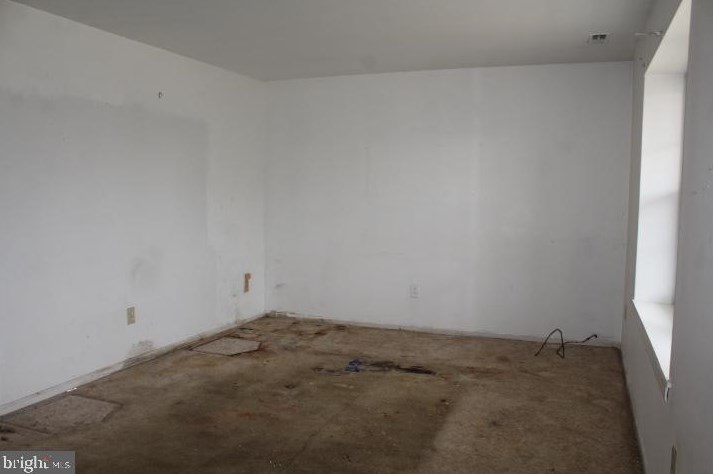 108 Robins Run W, Auburn, NJ 08085