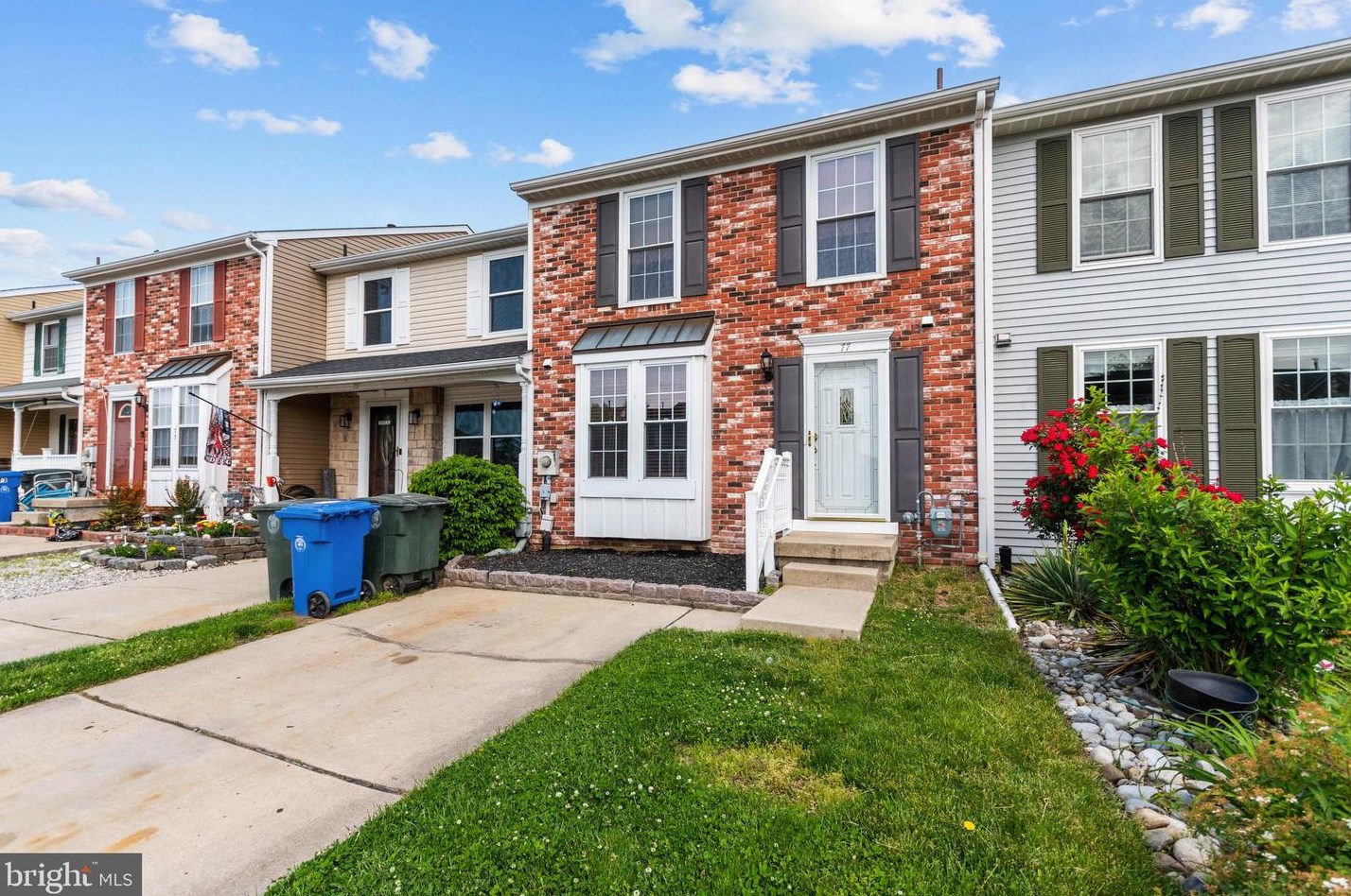 77 Stoneshire Dr, Aura, NJ 08028-2933