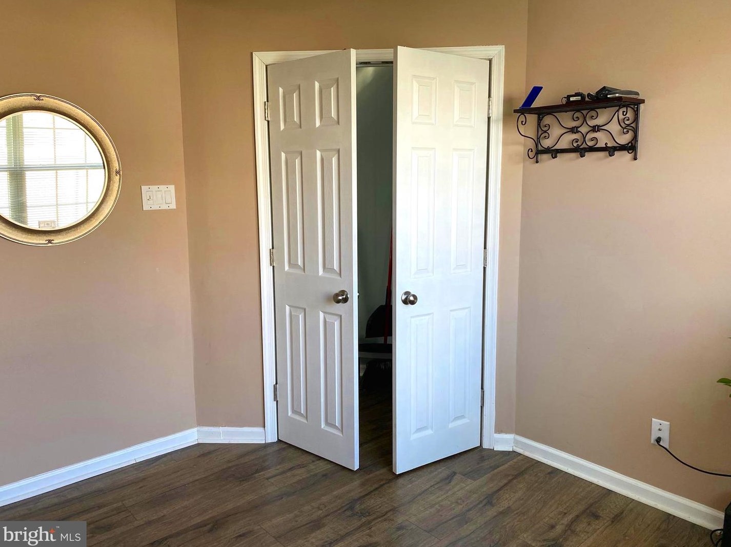 751 Elmhurst Pl, Aura NJ  08028-3013 exterior