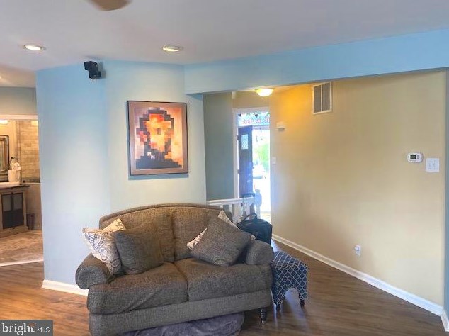 751 Elmhurst Pl, Aura NJ  08028-3013 exterior