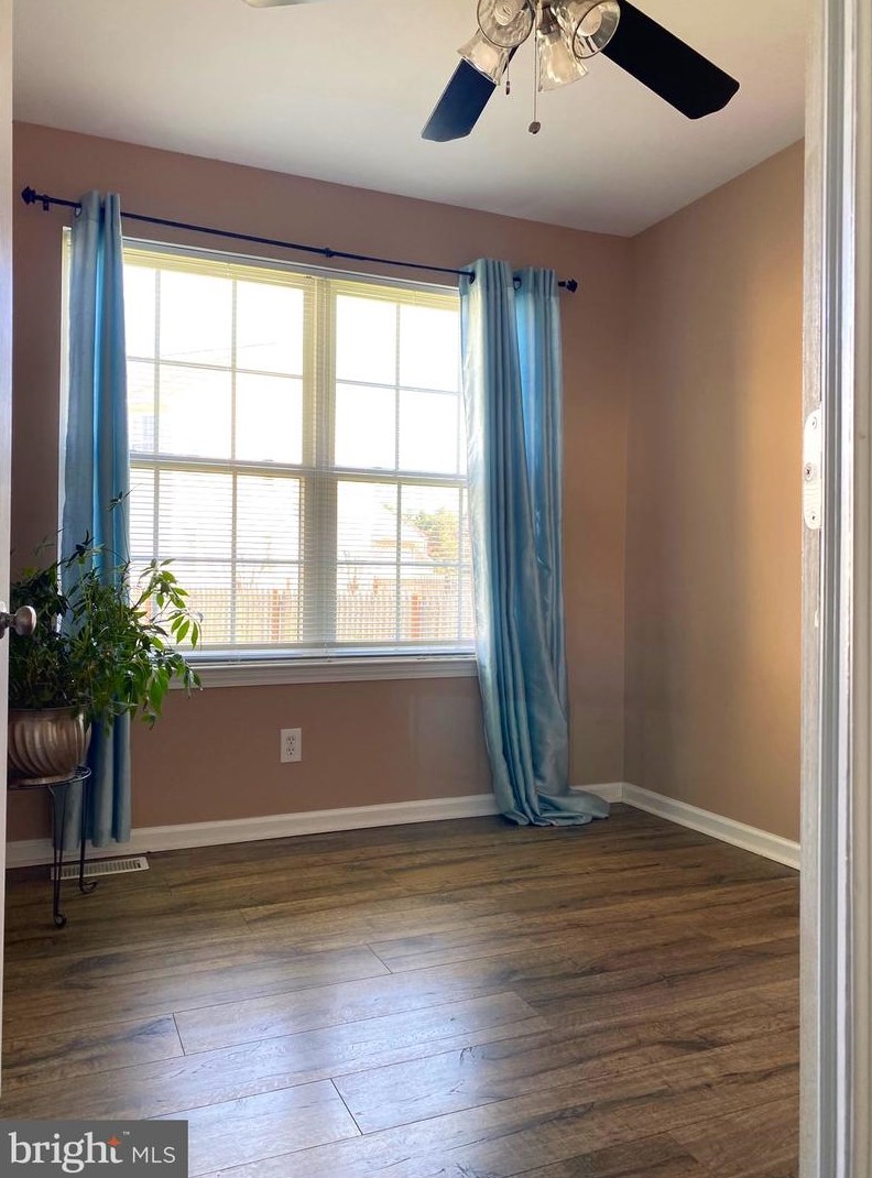 751 Elmhurst Pl, Aura NJ  08028-3013 exterior