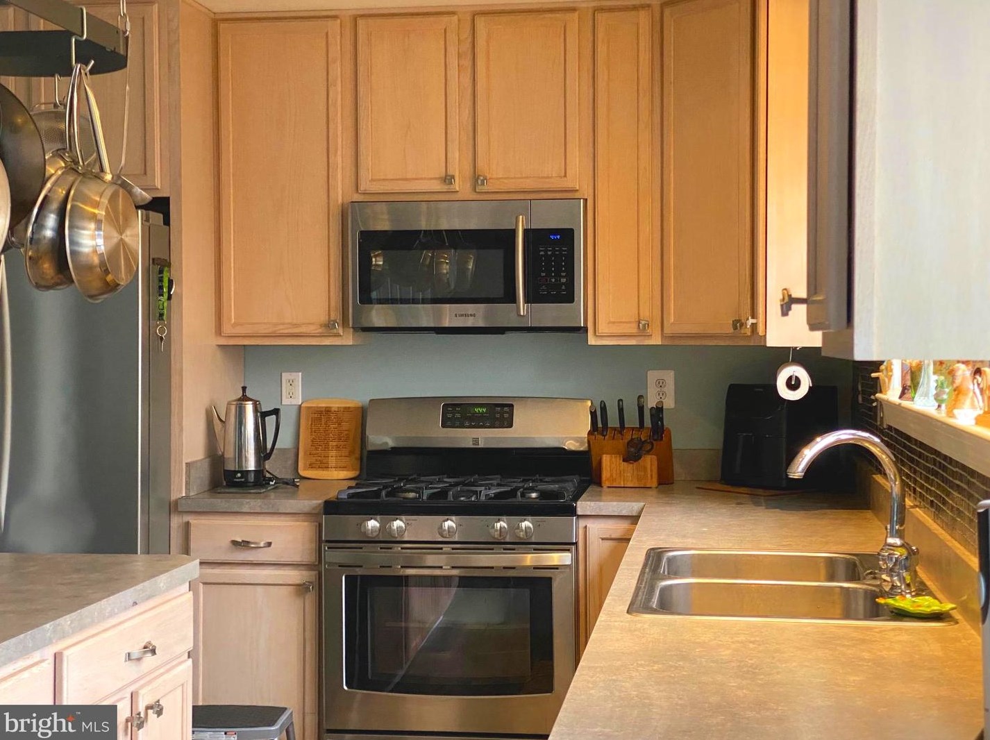 751 Elmhurst Pl, Aura NJ  08028-3013 exterior