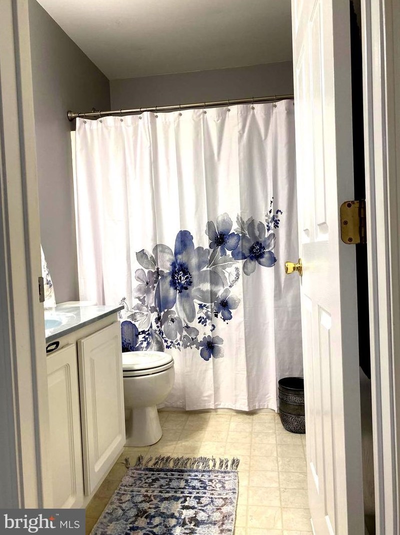 751 Elmhurst Pl, Aura NJ  08028-3013 exterior