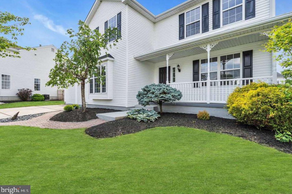 5 Pierce Ct, Clayton, NJ 08312