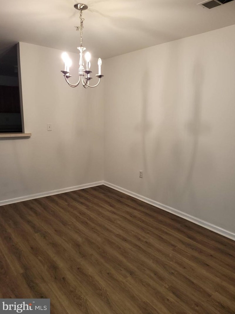 102 Lionheart Ln, West Deptford, NJ 08086