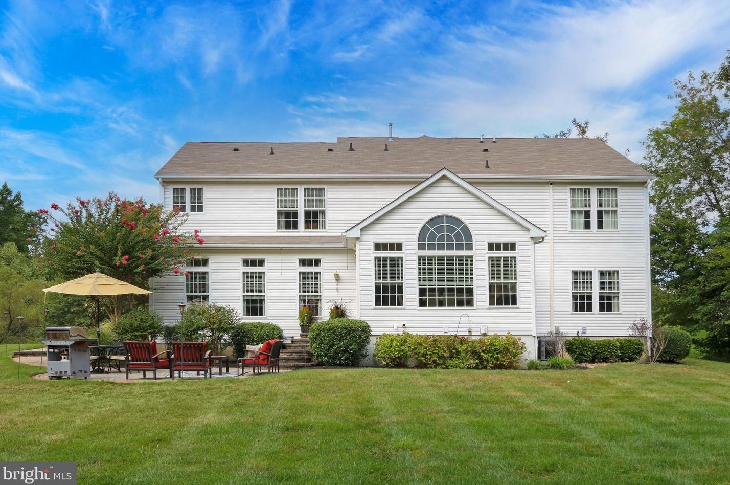 3 Doe Ct, Harrison Township, NJ 08062