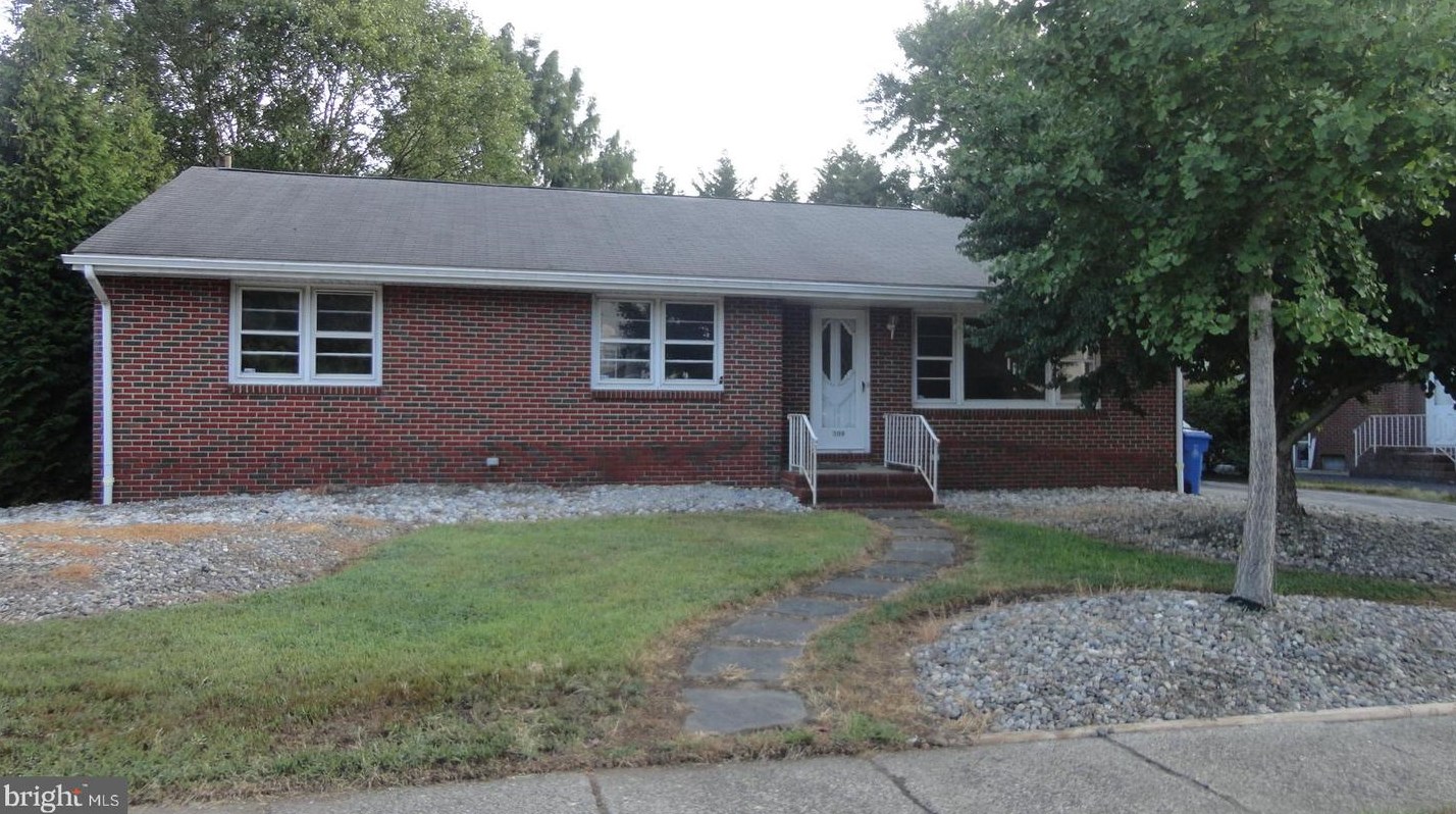 309 High St W, Aura, NJ 08028