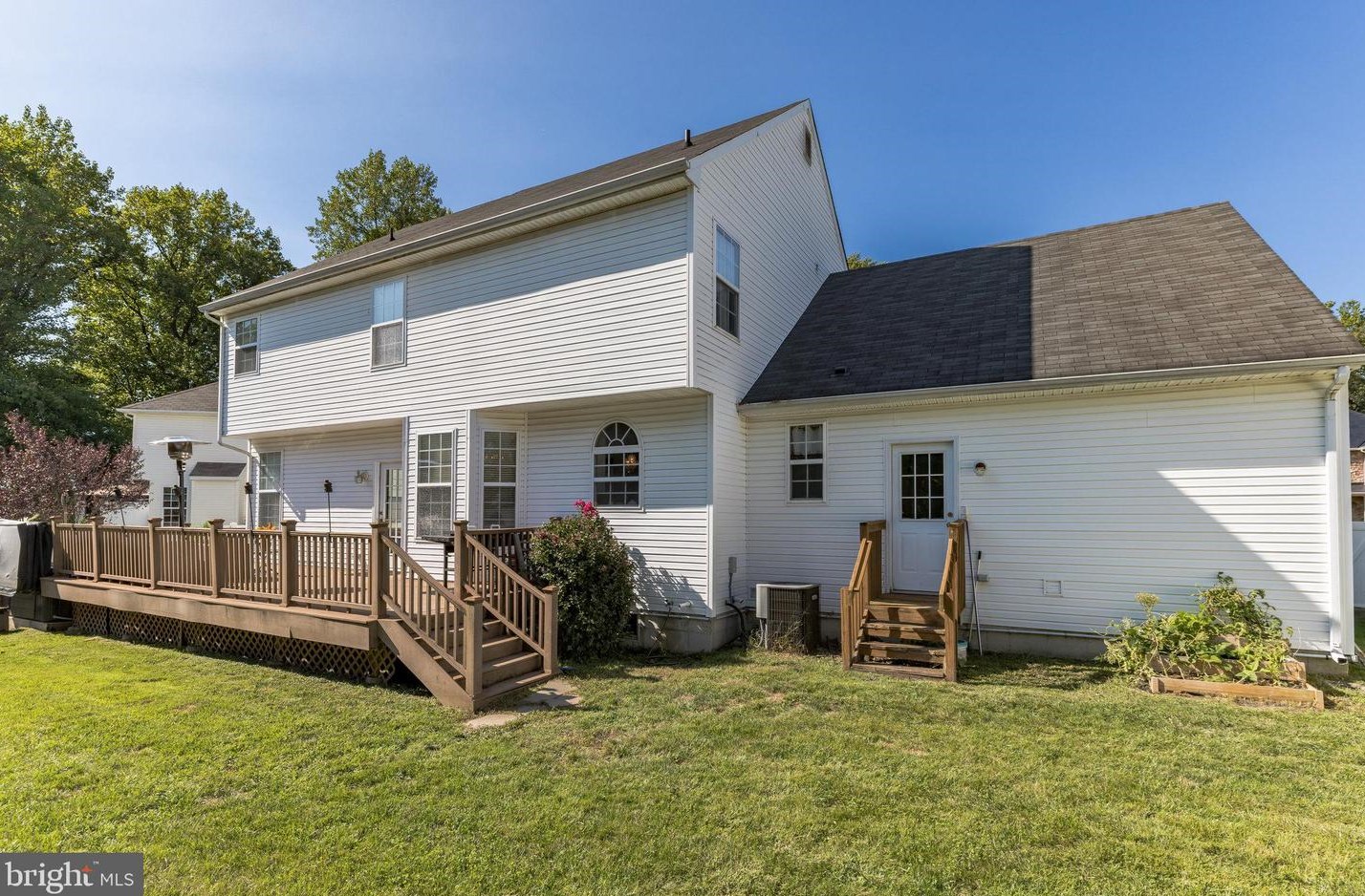 37 Ealey Ct, Aura NJ 08028-3016 exterior