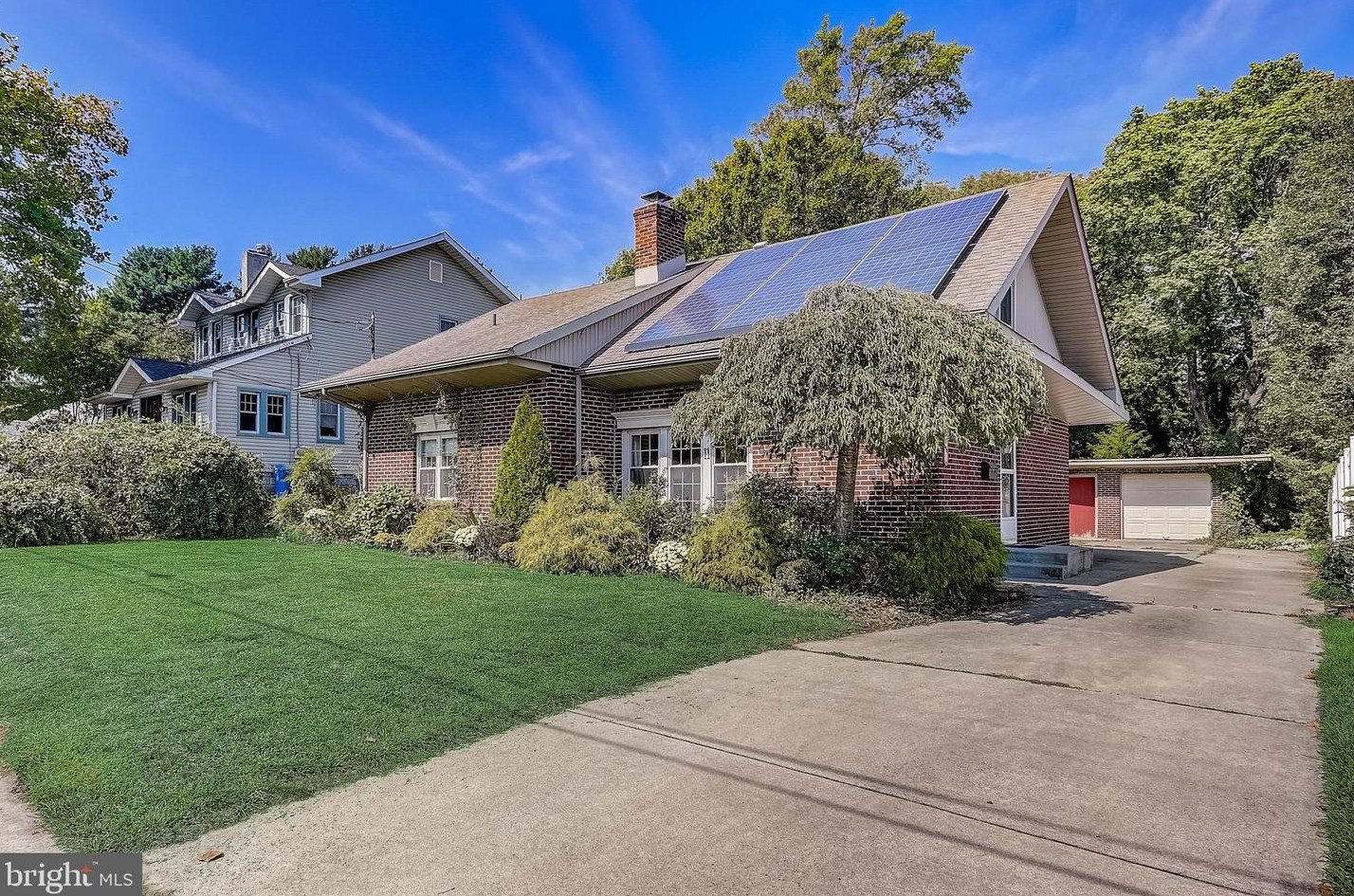 11 Central Ave, Pitman, NJ 08071