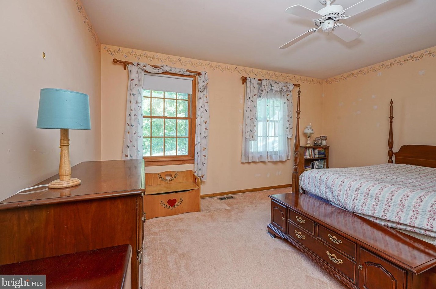 12 Hardwood Ct, Aura NJ 08028-9635 exterior