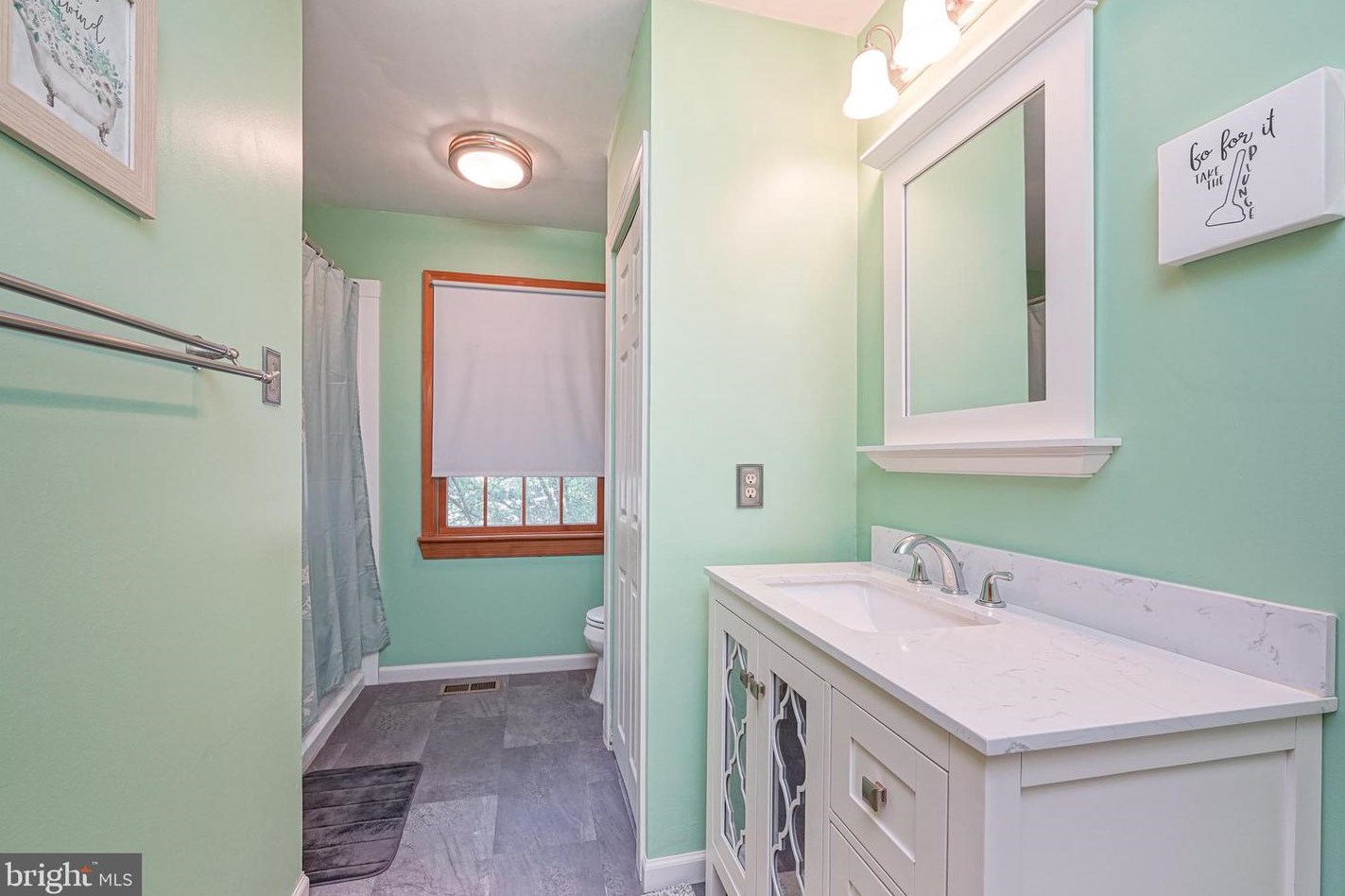 12 Hardwood Ct, Aura NJ 08028-9635 exterior