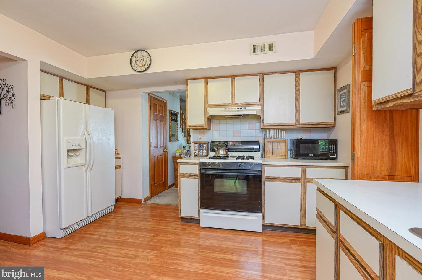 12 Hardwood Ct, Aura NJ 08028-9635 exterior