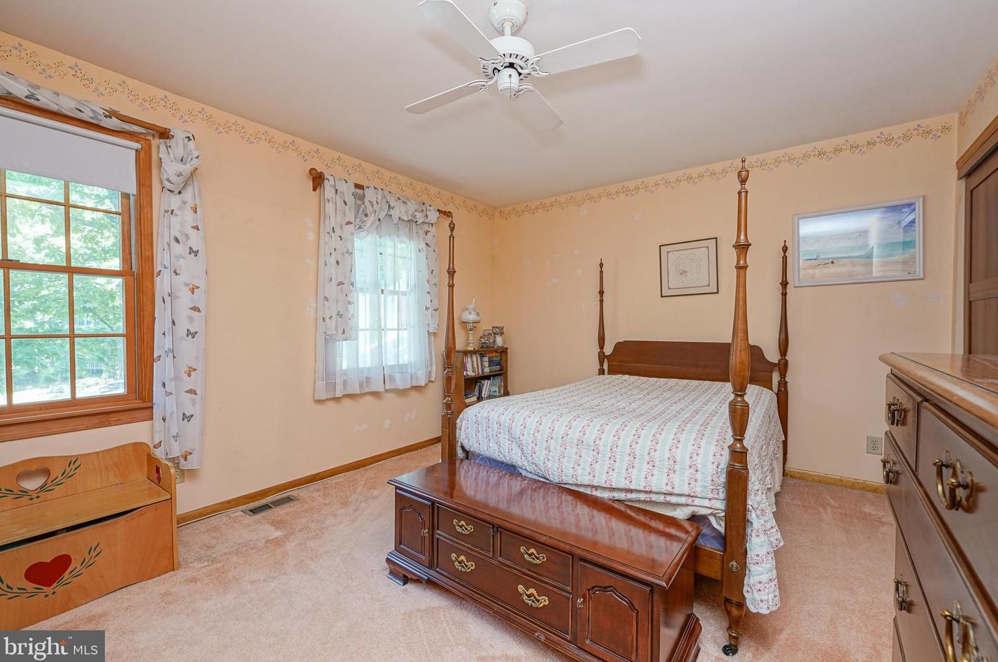 12 Hardwood Ct, Aura NJ 08028-9635 exterior