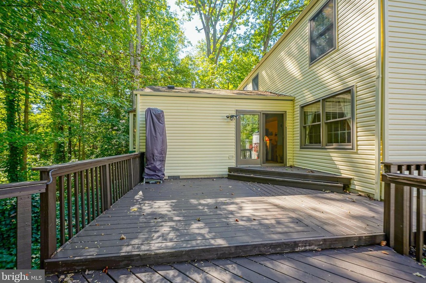 12 Hardwood Ct, Aura NJ 08028-9635 exterior