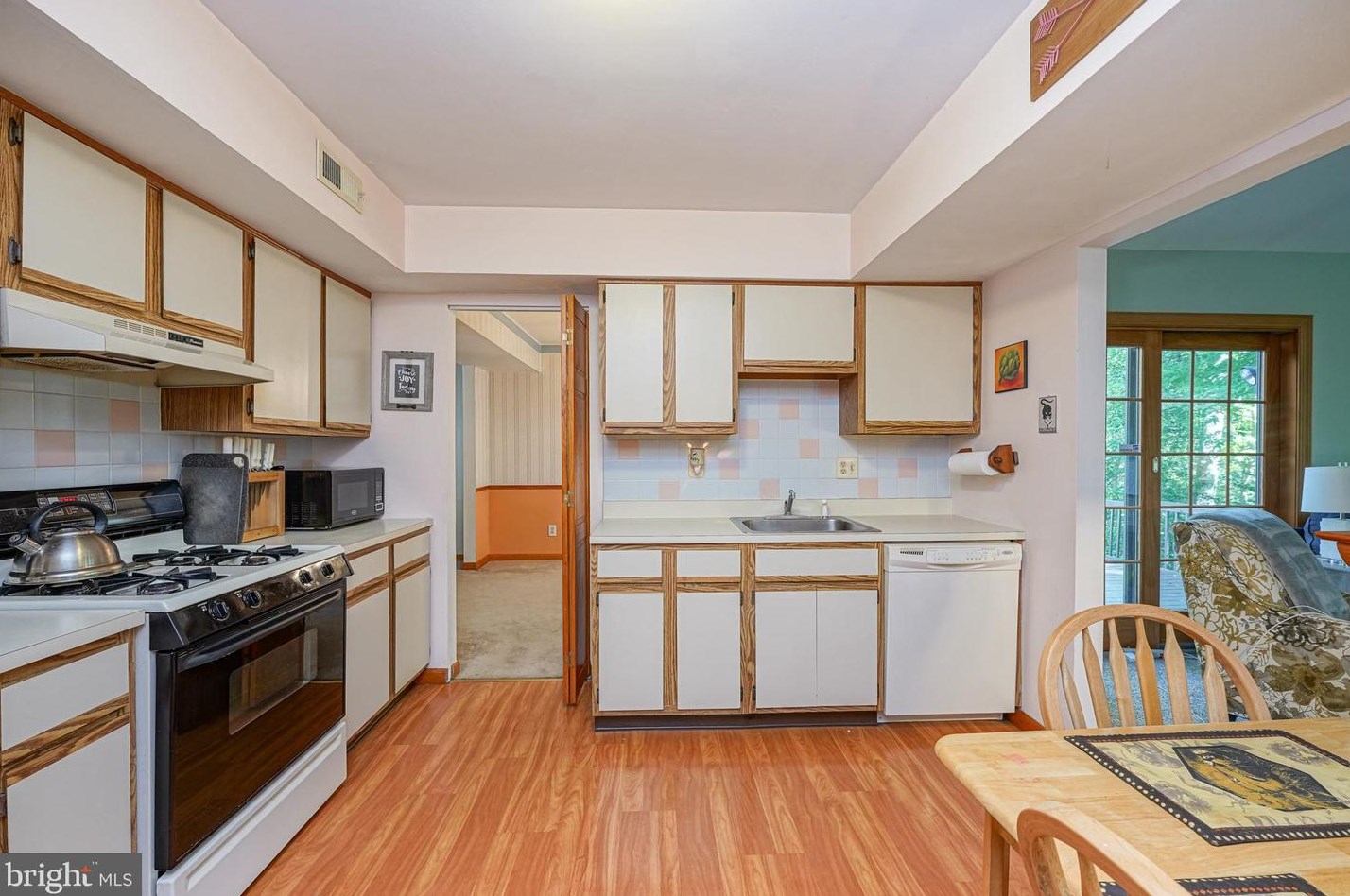 12 Hardwood Ct, Aura NJ 08028-9635 exterior