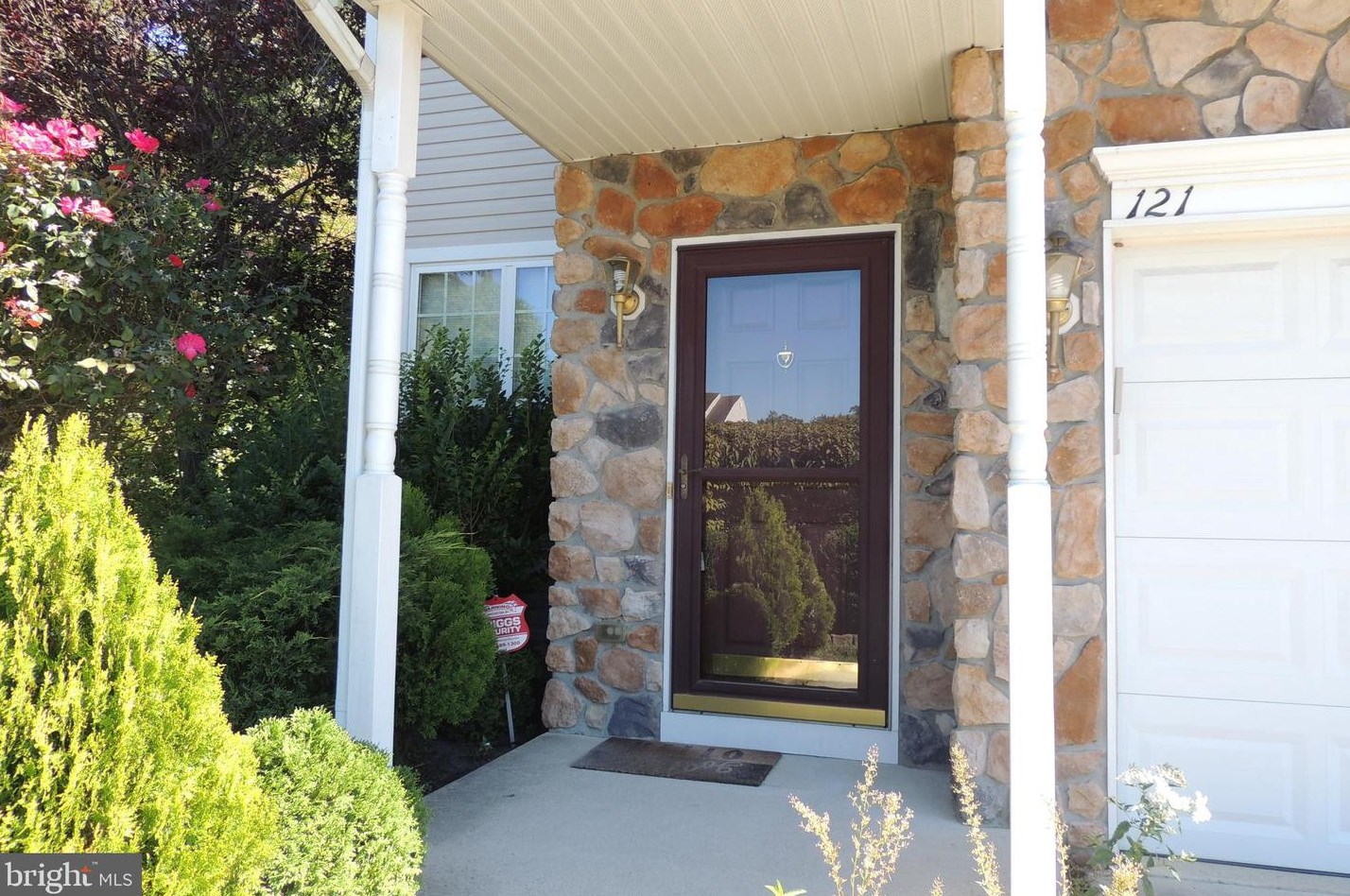 121 Chancellor Dr, West Deptford, NJ 08096