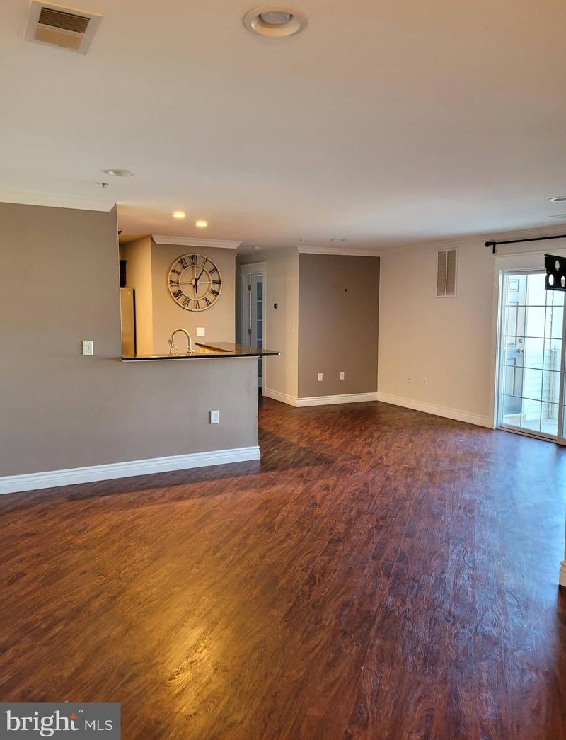 9 Highbridge Ln, West Deptford, NJ 08086