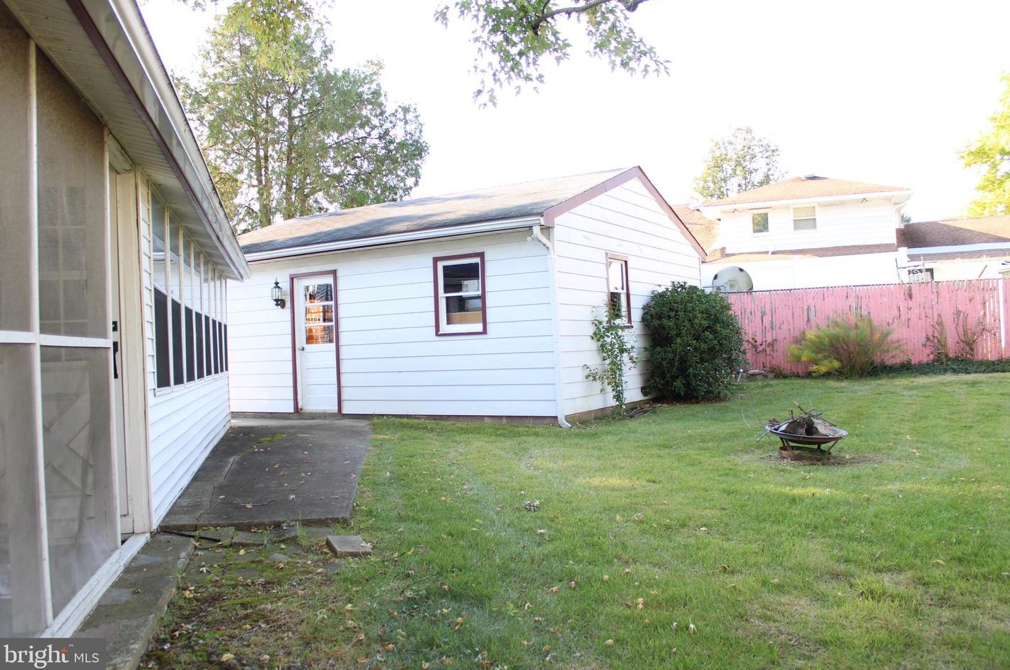 12 Clearview Ave, Aura, NJ 08028