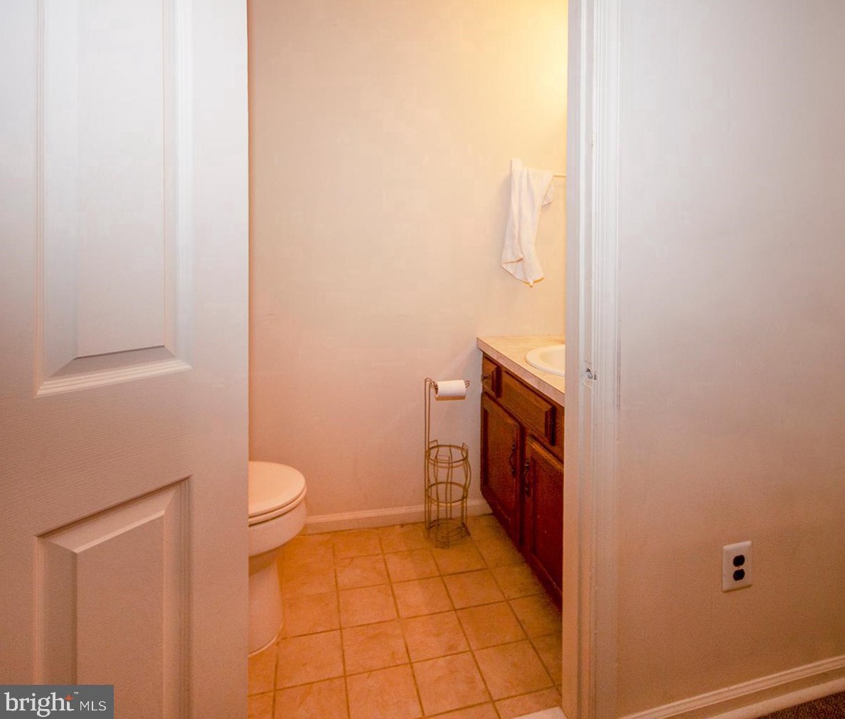 51 Williamsburg Ct, Aura, NJ 08028