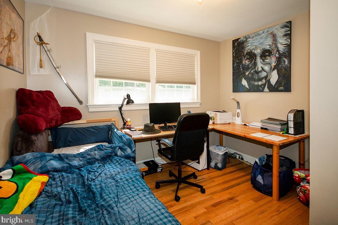 210 Girard Rd, Aura NJ  08028-2116 exterior