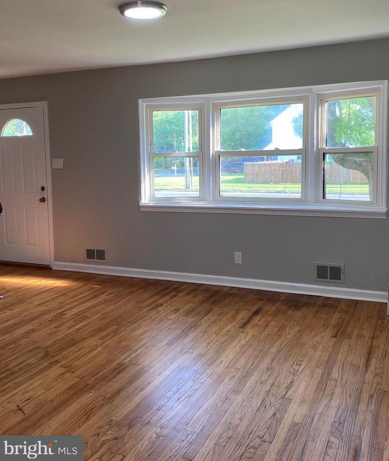213 Deptford Rd, Aura, NJ 08028-2408