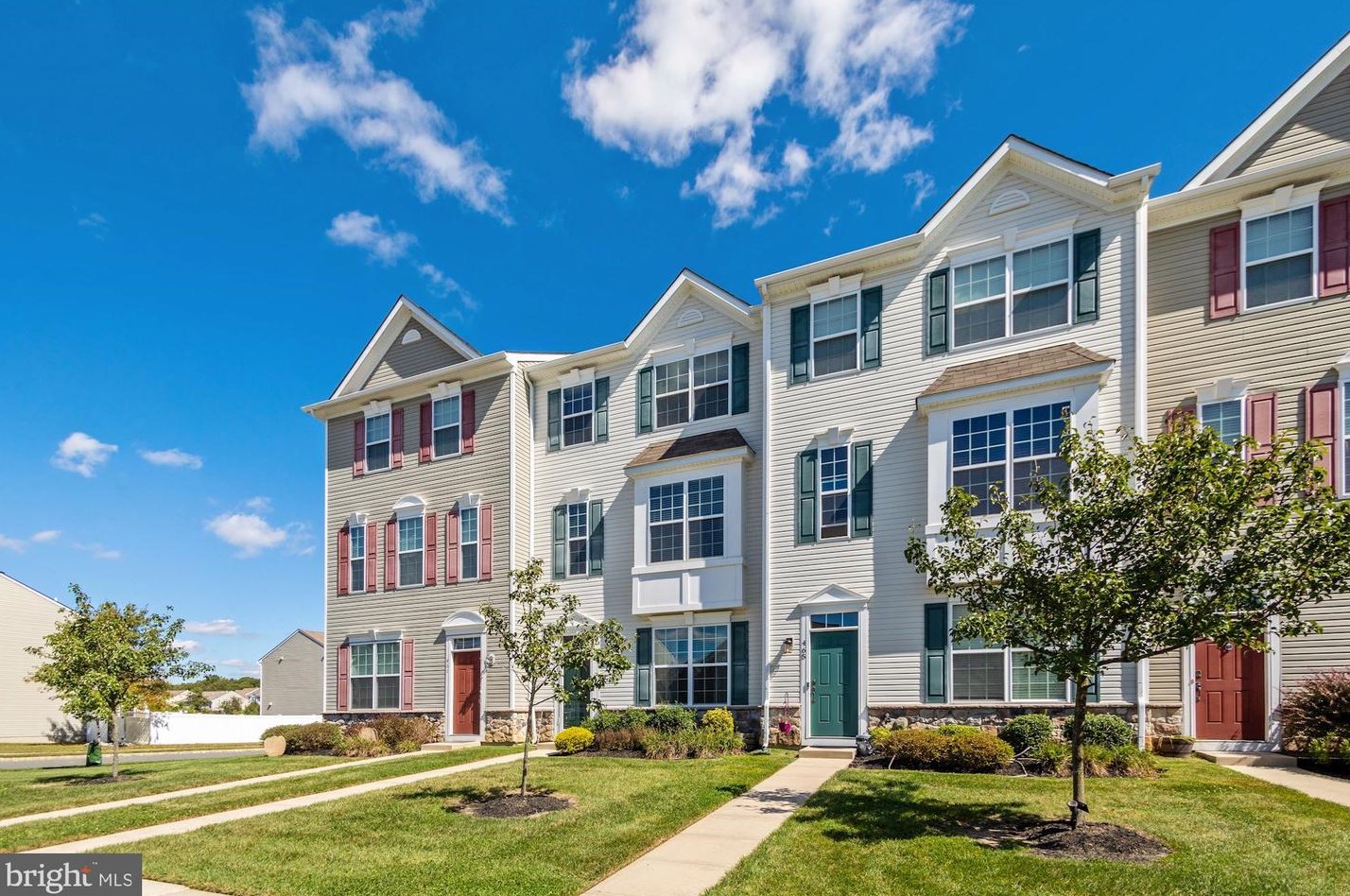 463 Salter Ct, Aura, NJ 08028