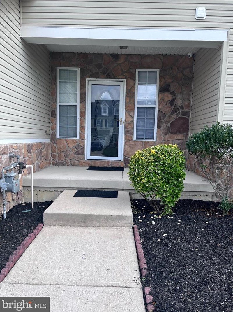 326 Keswick Dr, Auburn, NJ 08085