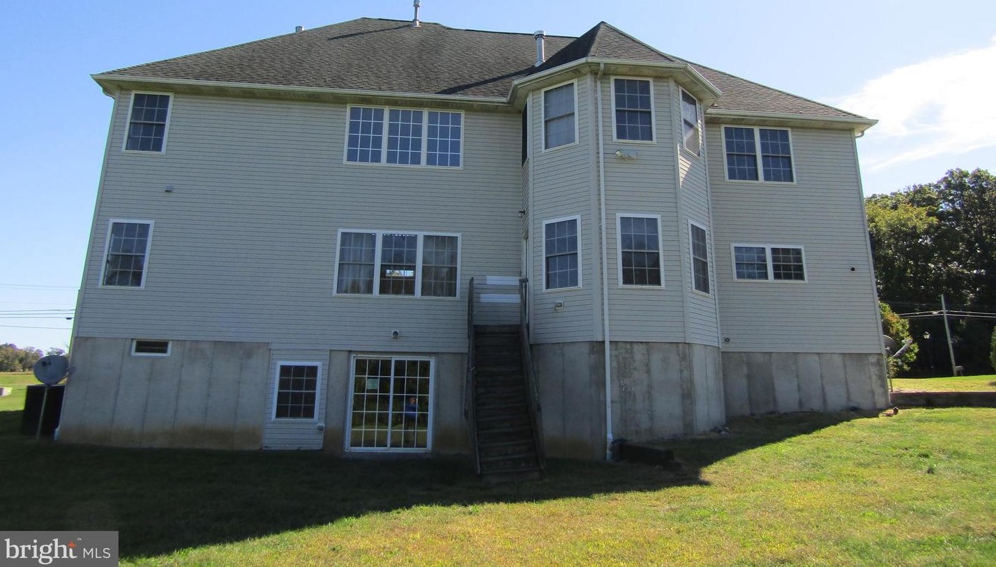 13 Bradford Ln, Auburn, NJ 08085