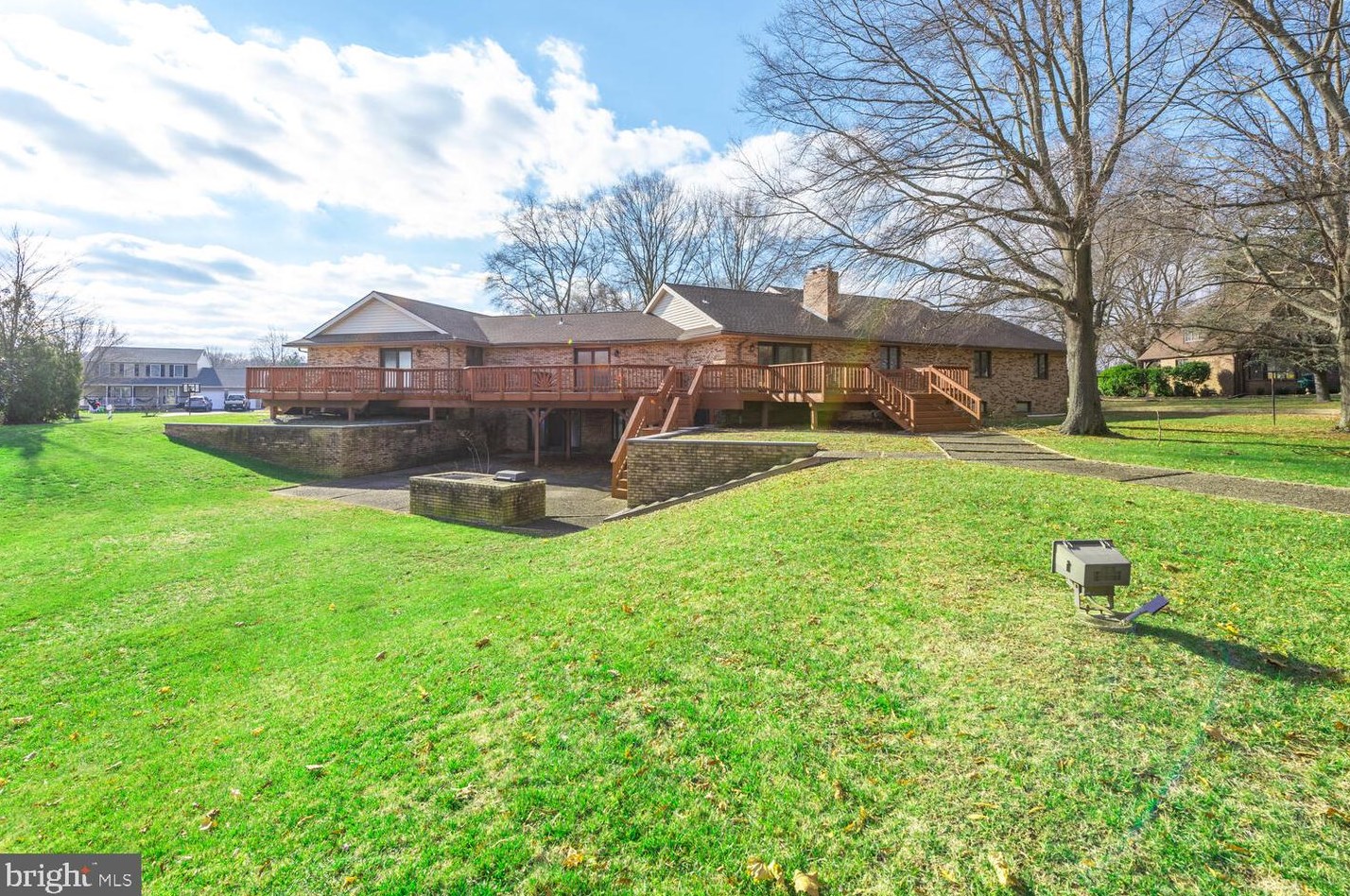 535 Sunhaven Dr, Clayton, NJ 08312-1935