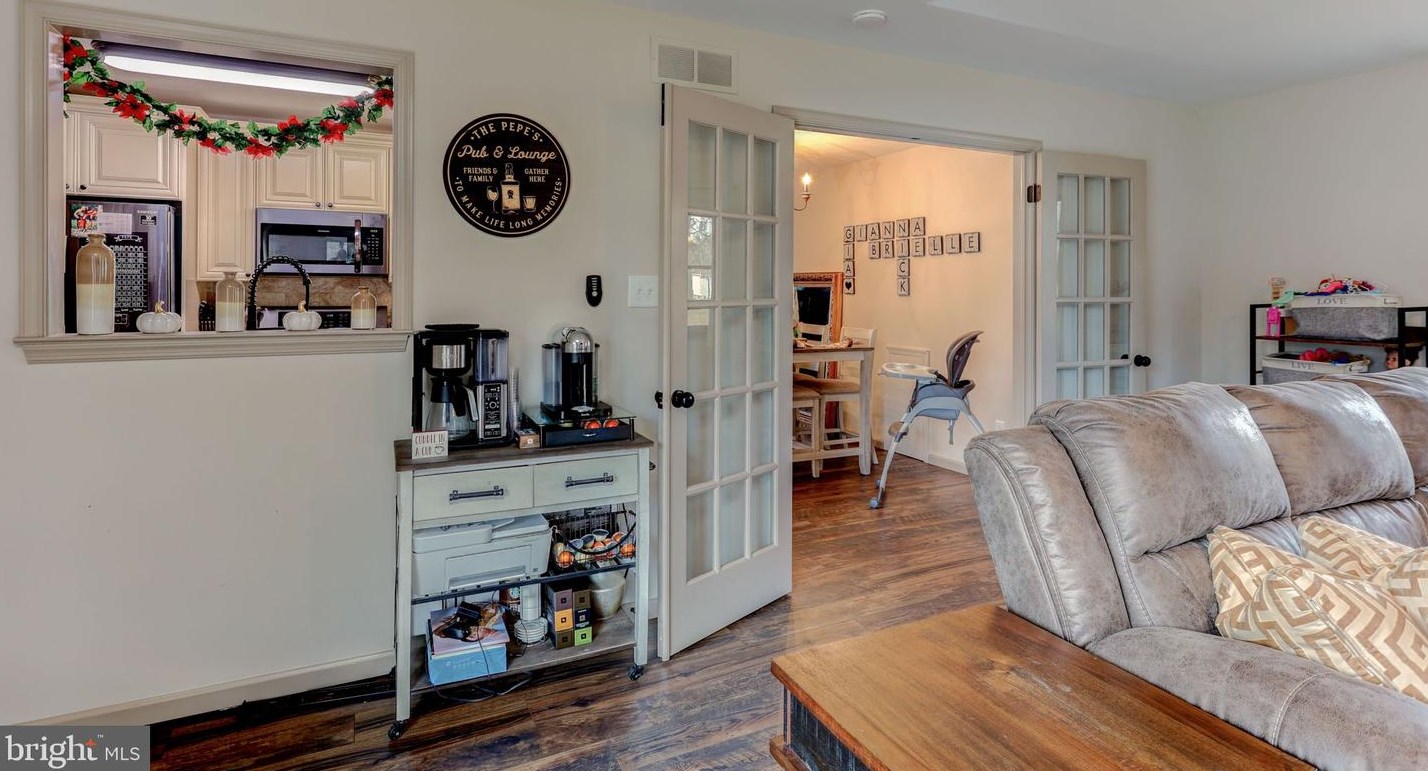 1710 Academy St, Aura NJ  08028-8372 exterior