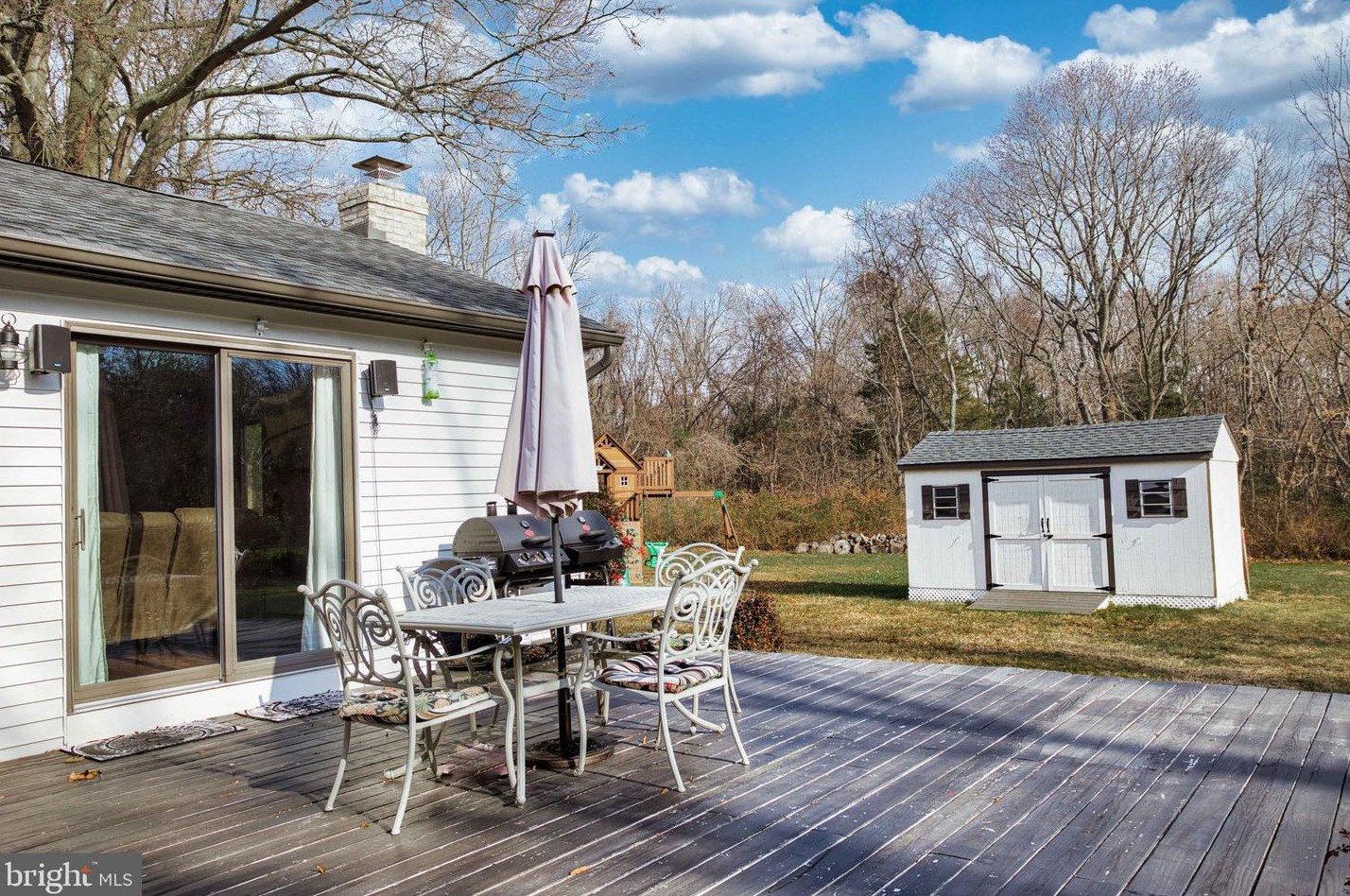 1710 Academy St, Aura NJ  08028-8372 exterior