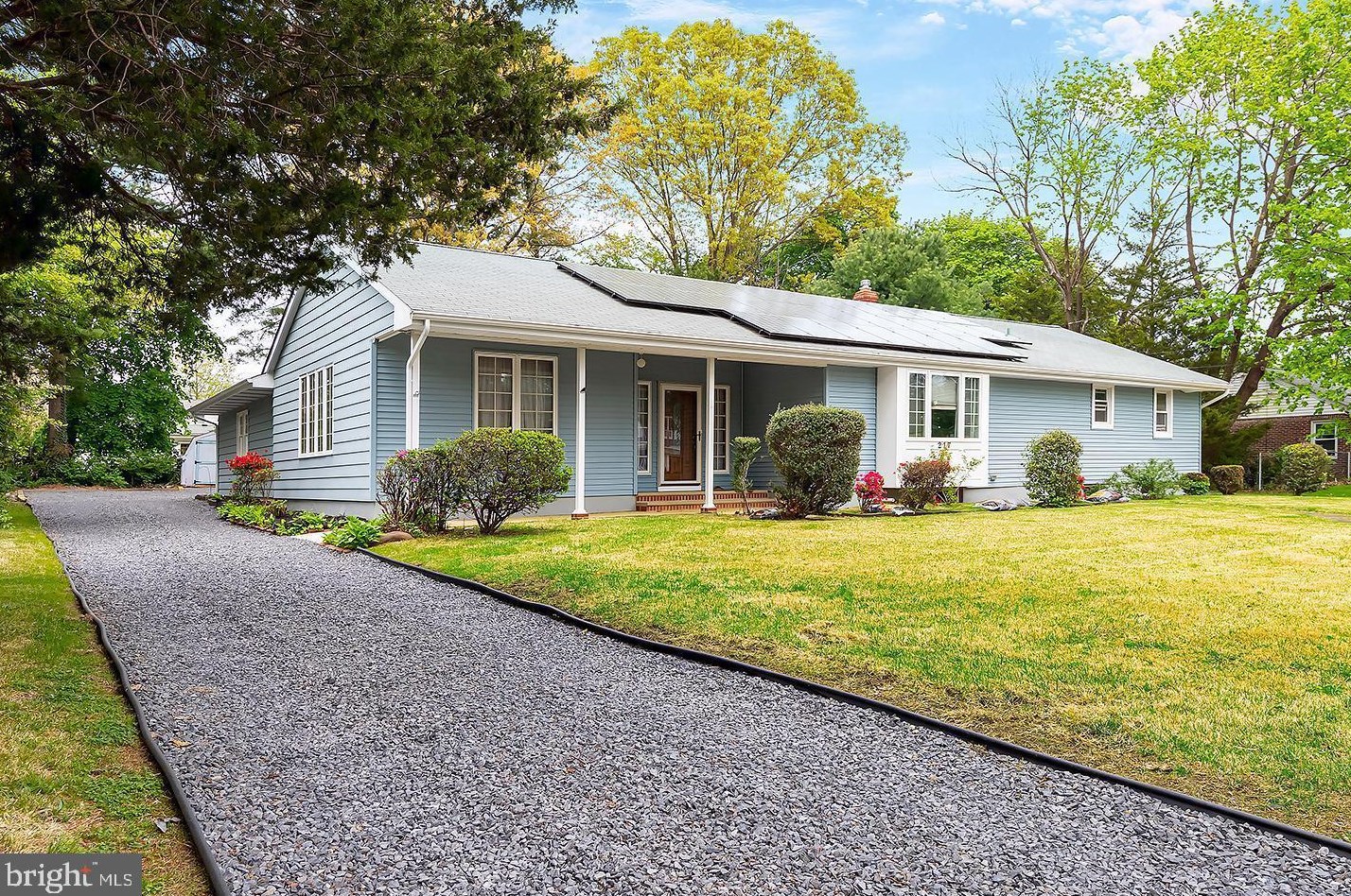 217 University Blvd, Aura, NJ 08028