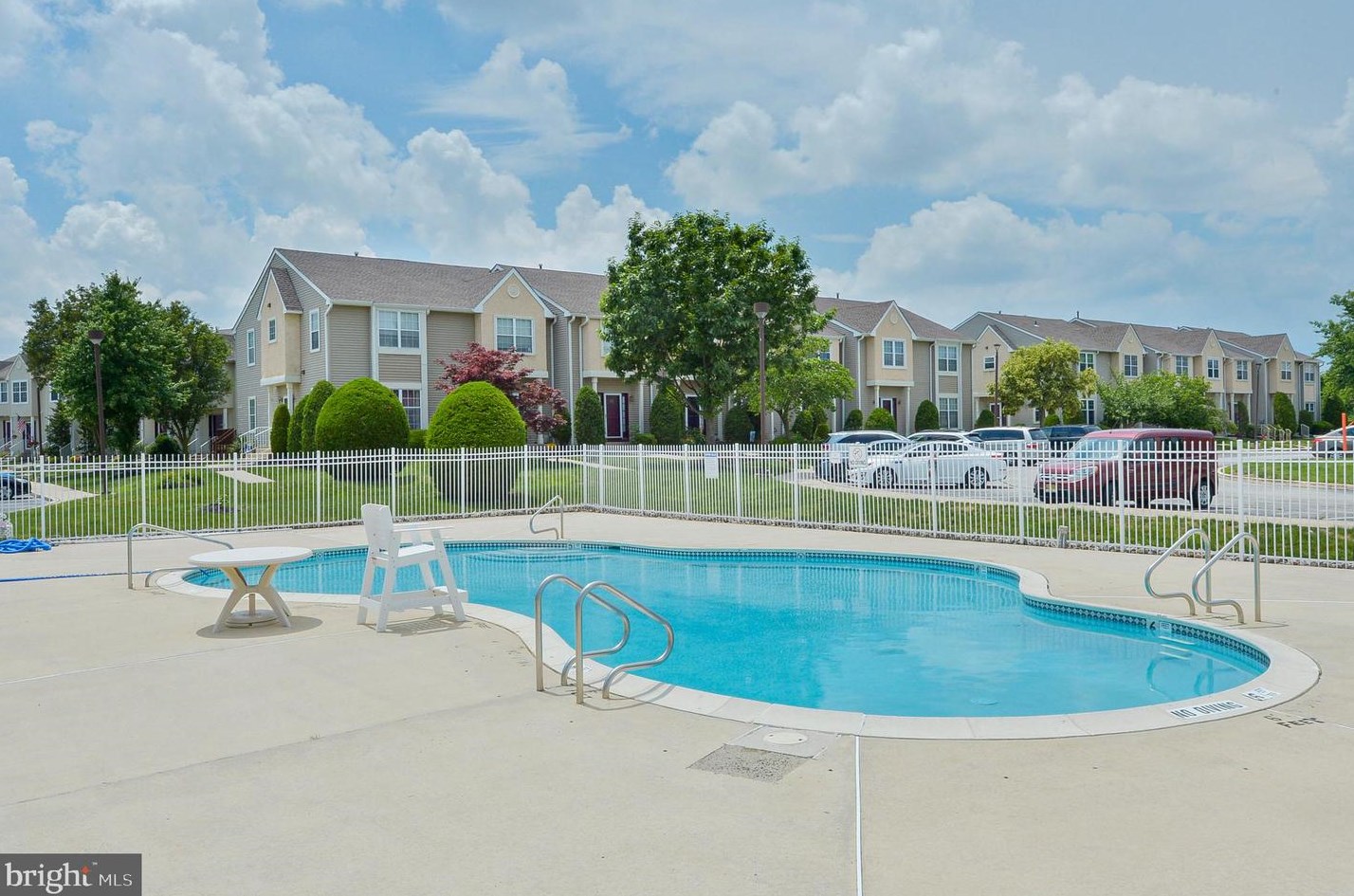 89 Yellowwood Ct, Aura NJ 08028-2812 exterior