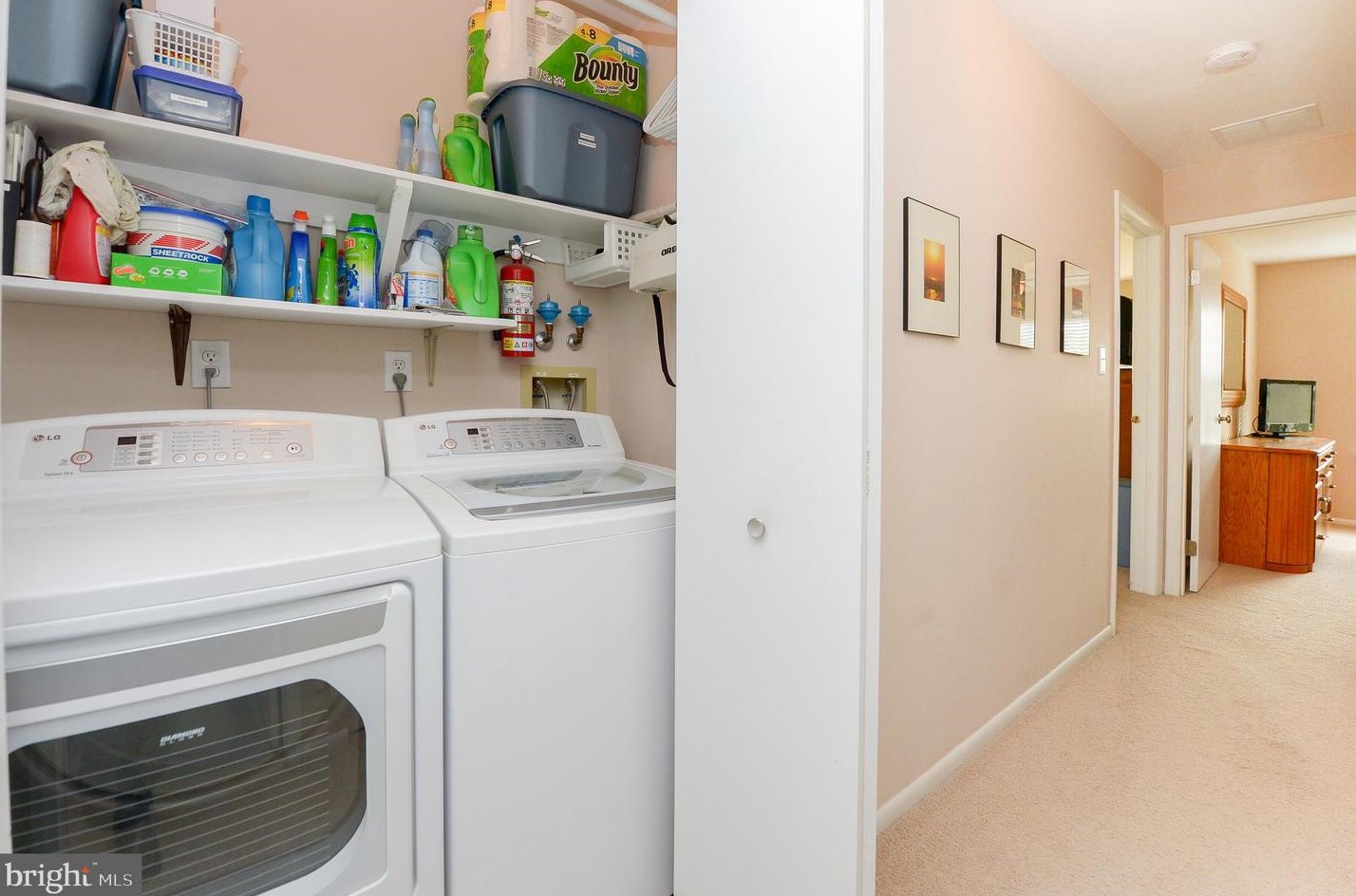 89 Yellowwood Ct, Aura NJ 08028-2812 exterior