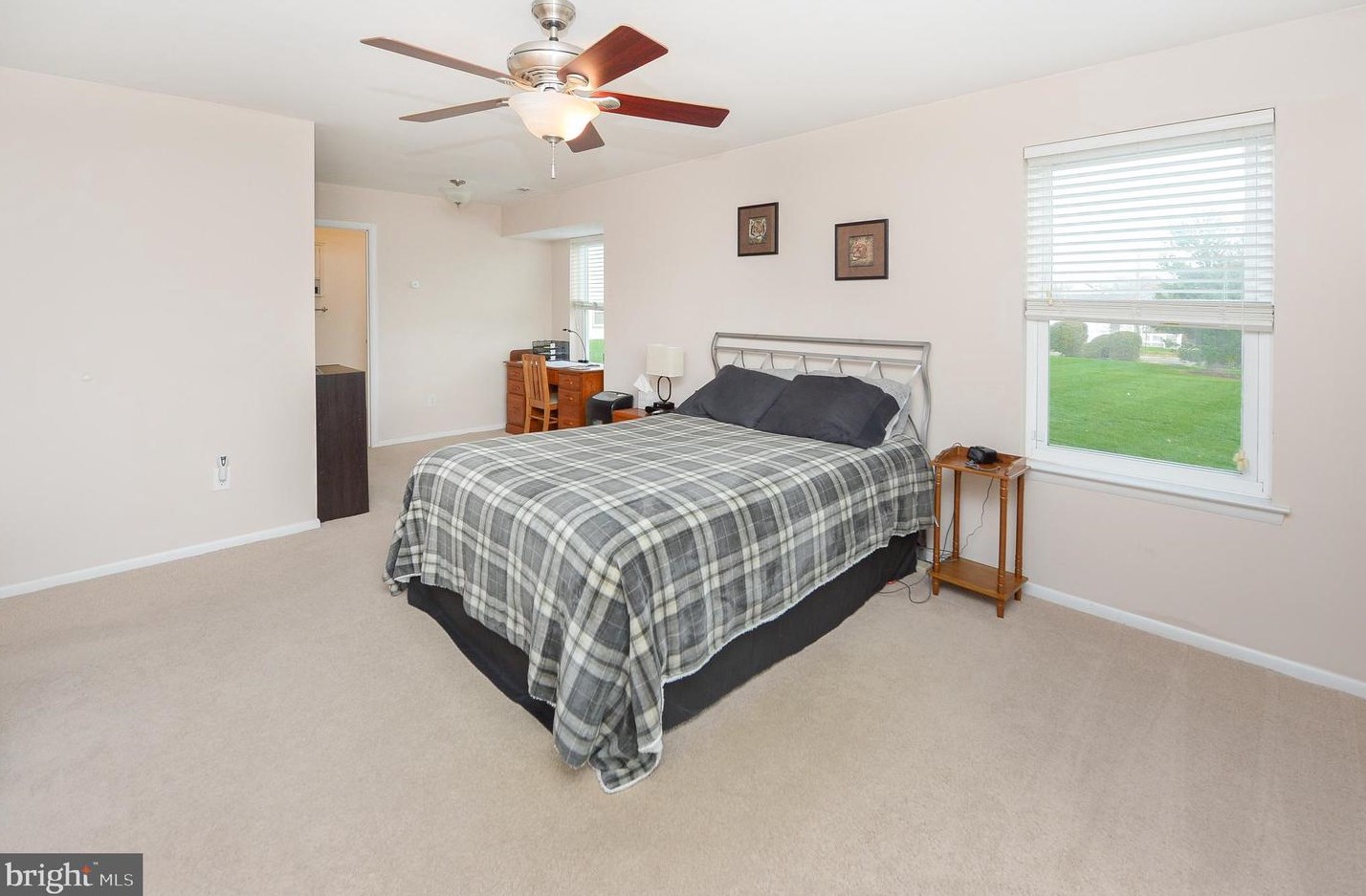 89 Yellowwood Ct, Aura NJ 08028-2812 exterior