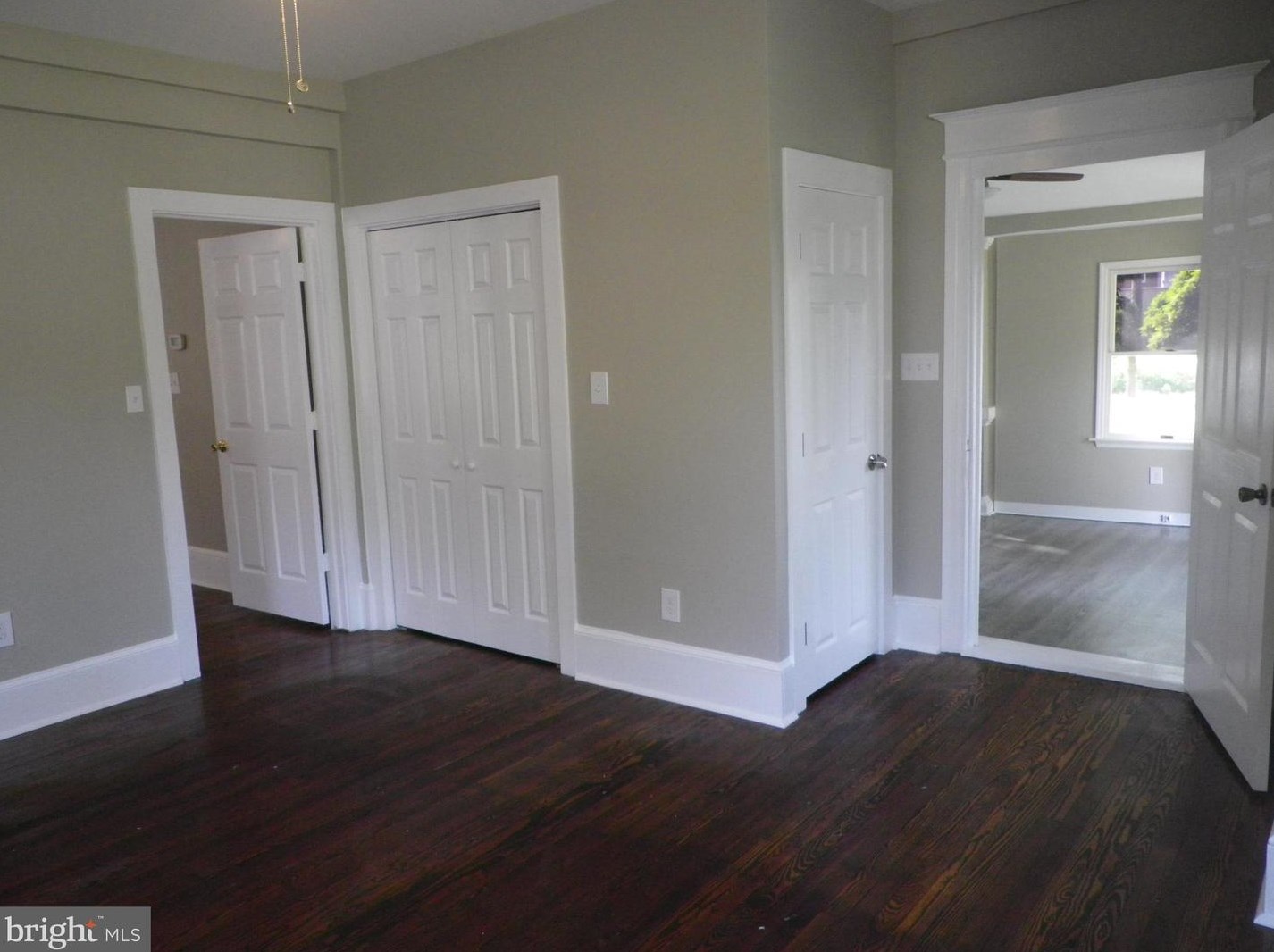 215 E Olive St, West Deptford, NJ 08093